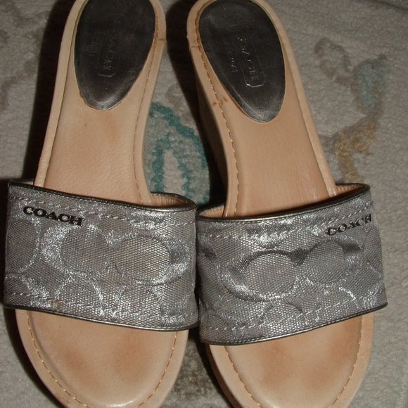 Coach bundle Coach Shoes and Scarf duo 2piece set - Picture 10 of 13
